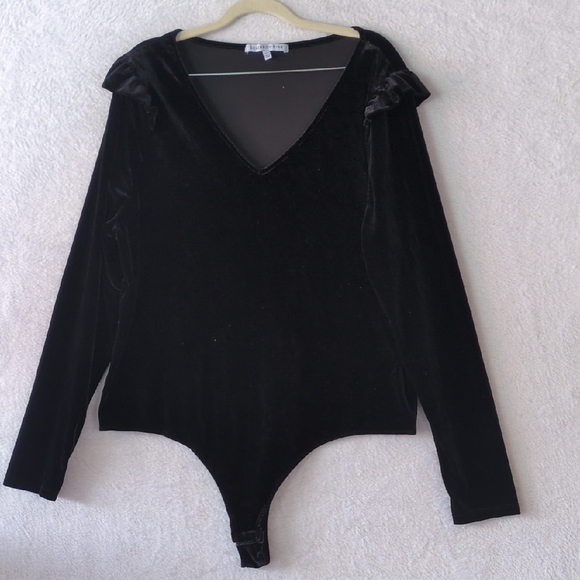 Celebrity Pink‎ Junior's Black Velour Velvet Long Sleeve Bodysuit Size XXXL - Picture 1 of 5